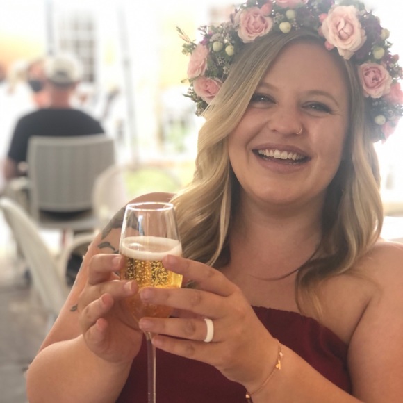 Meet your Posher, Hannah - Picture 1 of 1